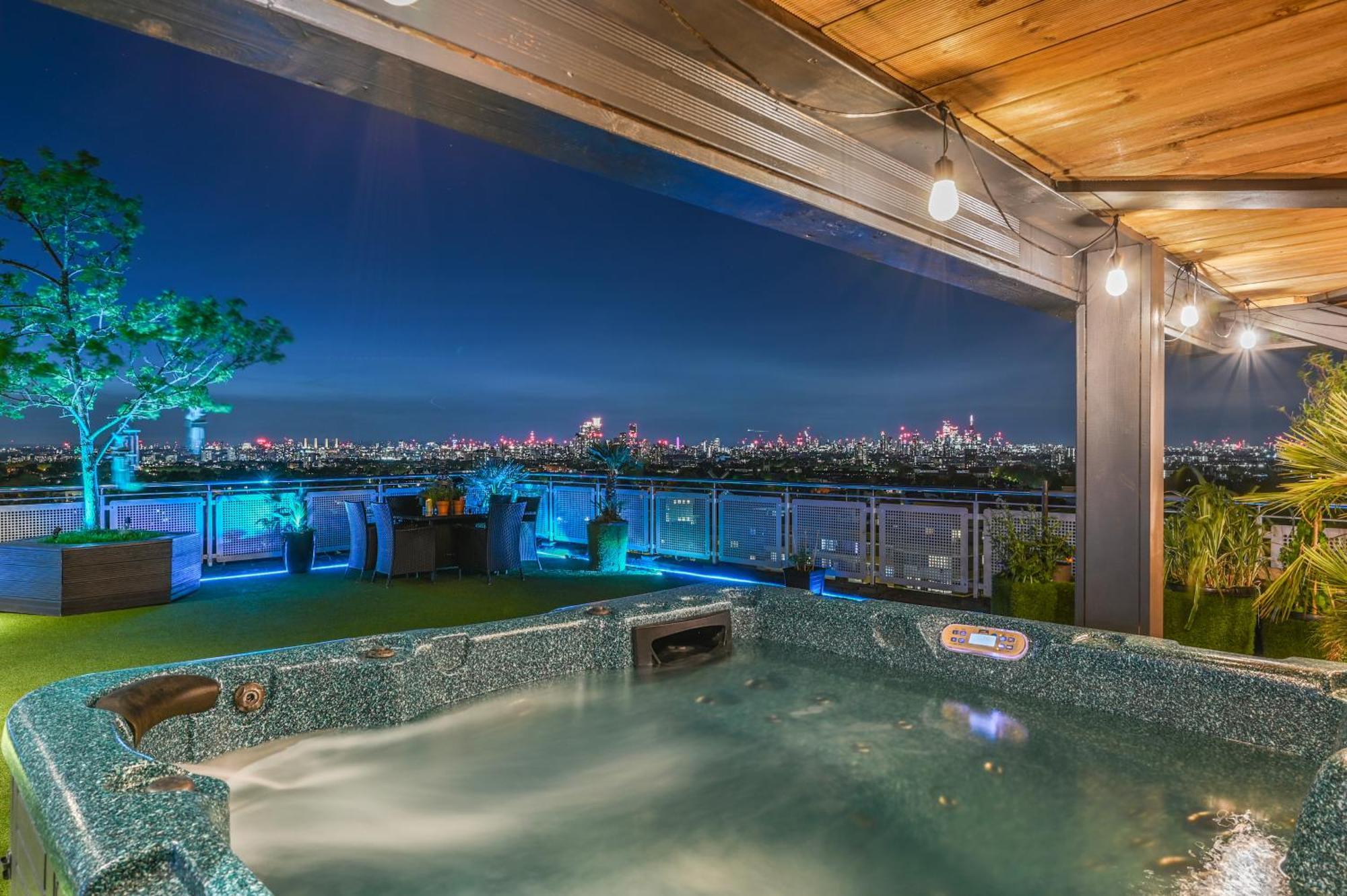 The London Skyline Penthouse Apartment Exterior photo